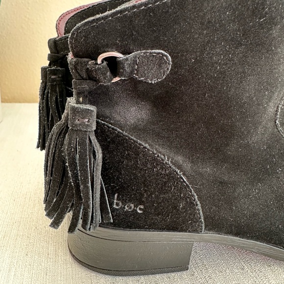 B.O.C. Black Suede Tassel Zip Ankle Booties Women’s 8M - Picture 9 of 13